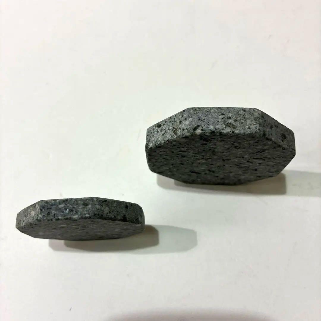 遠野の銘石　花崗斑岩　八角2種類