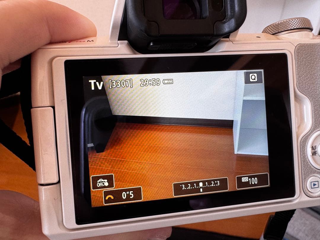 Canon EOS Kiss M ホワイト レンズ付き