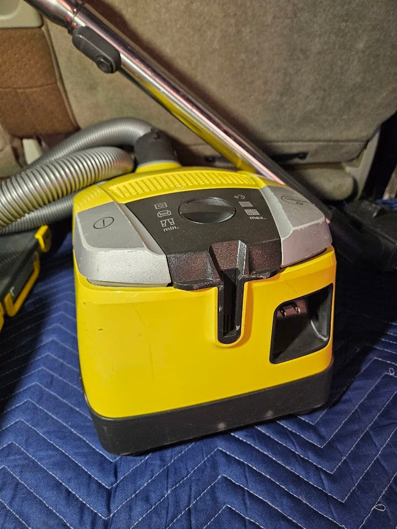 ミーレ　Miele　掃除機　SDAO0　廃盤カラー　Compact C2