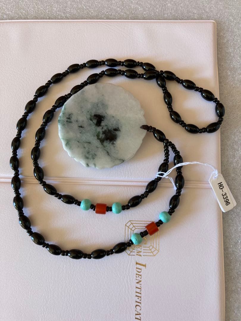 天然石　翡翠　彫刻　根付　ペンダント　ネックレス