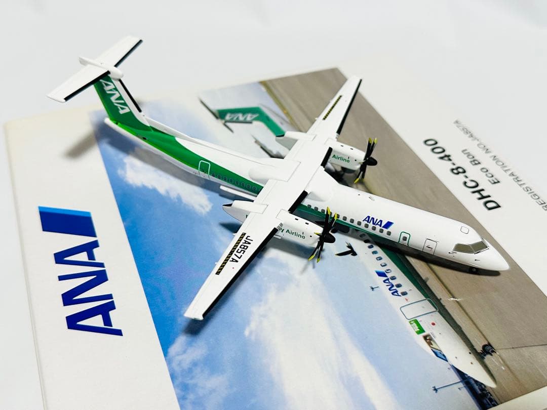 全日空商事 1/200 ANA DHC-8-400 Eco Bon