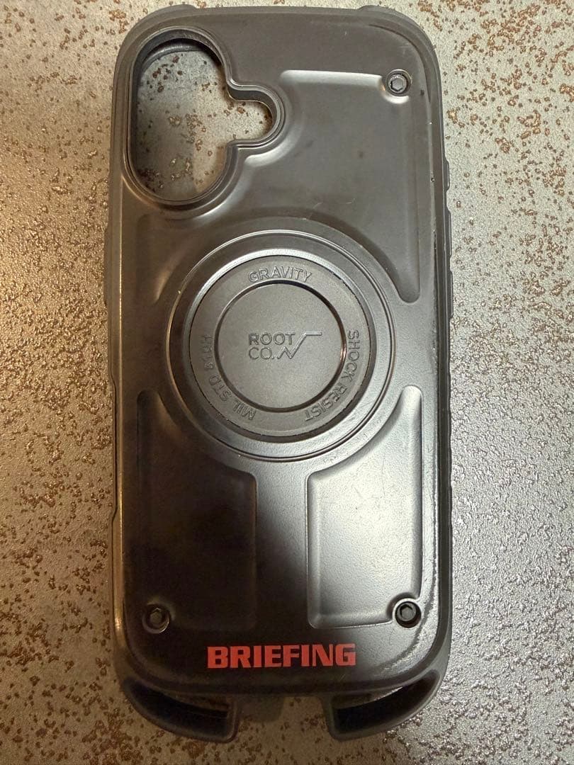 BRIEFING iPhone16用ケース　カラビナ付
