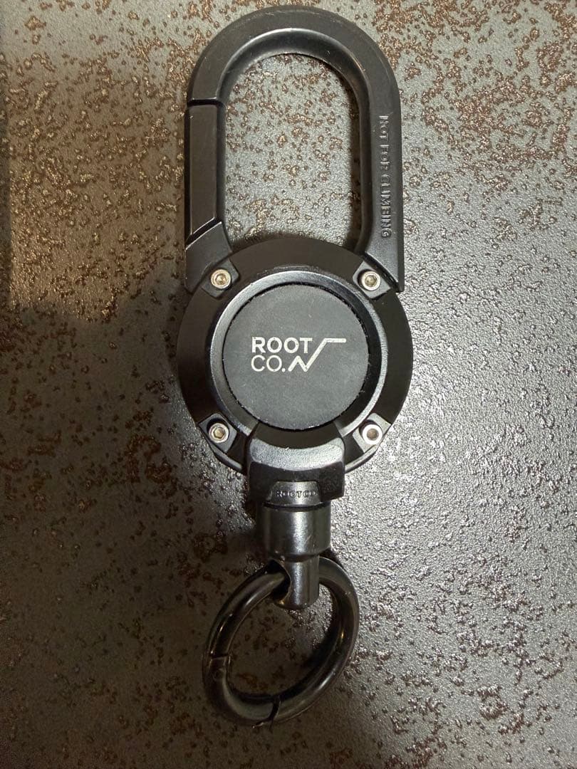 BRIEFING iPhone16用ケース　カラビナ付