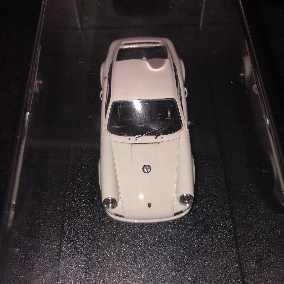 メイクアップビジョンの1／43ポルシエ911Ｒホワイト／ブラックストライプ