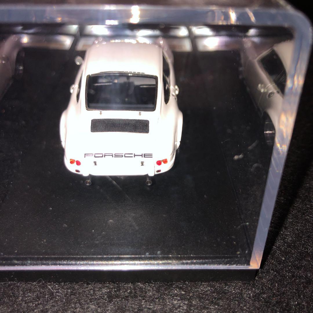 メイクアップビジョンの1／43ポルシエ911Ｒホワイト／ブラックストライプ