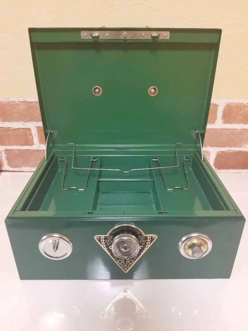 ヤマト金属　金庫