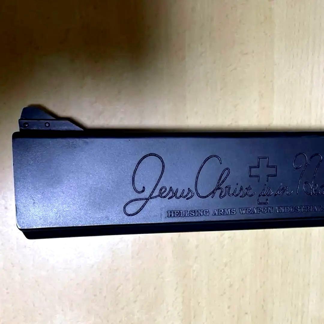 【未組立.ディスプレイモデル】アーカードの銃「ジャッカル」対化物戦闘用13mm