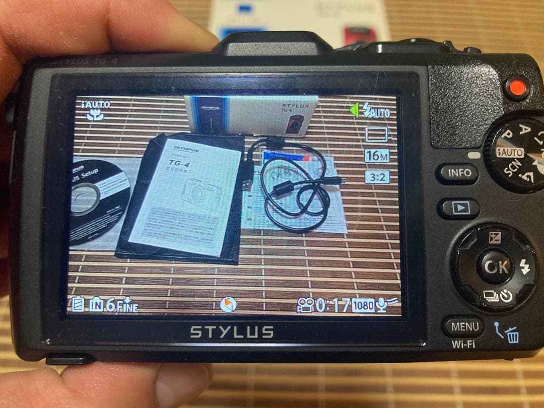 中古品　OLYMPUS STYLUS TG-4 Tough