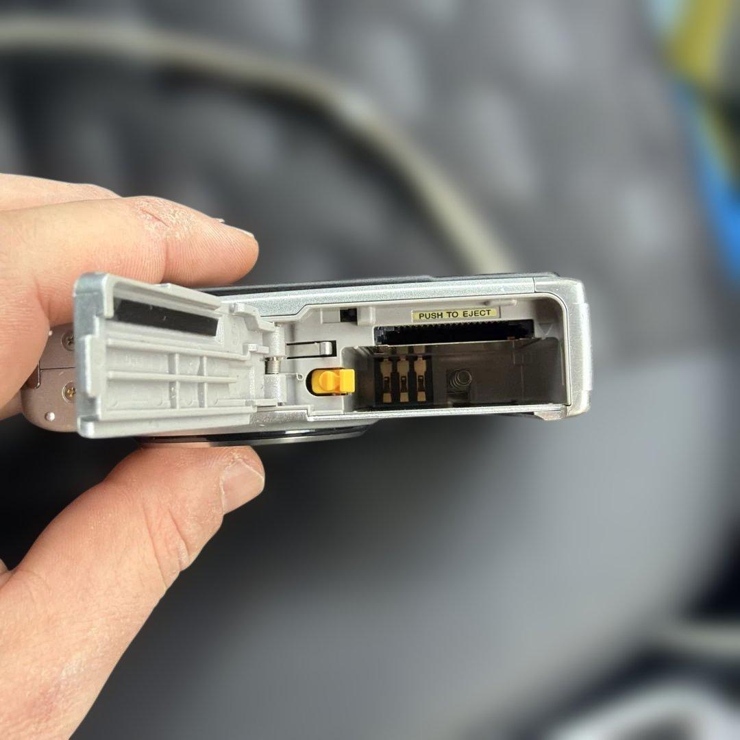 デジタルカメラ Fujifilm FinePix F40fd