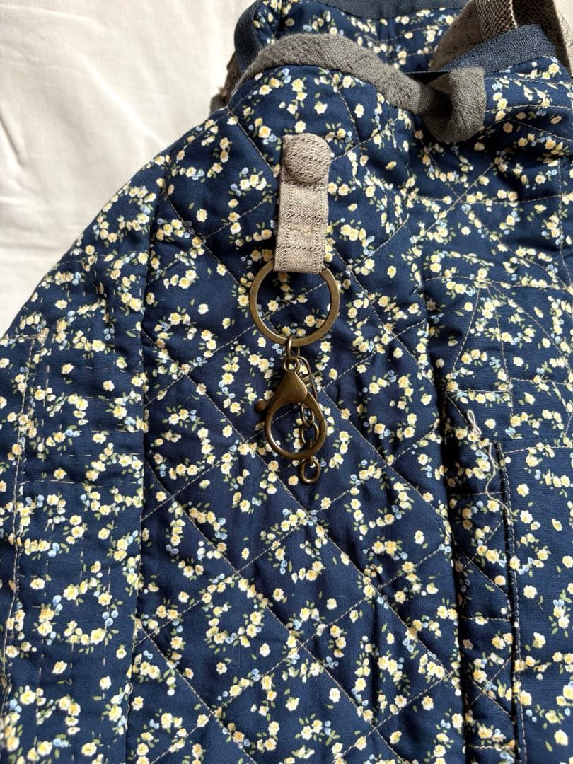 ハンドメイドパッチワーク　2way使い　大きめバック　ハウスと花とスー NO49