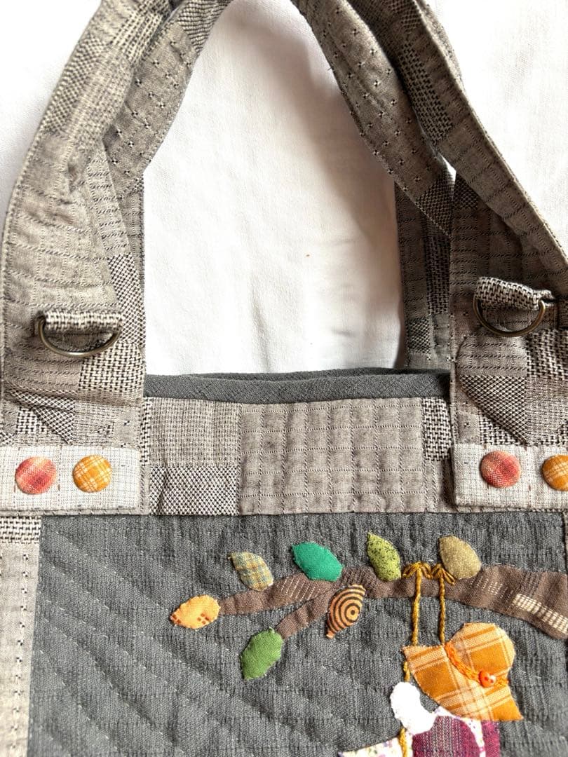 ハンドメイドパッチワーク　2way使い　大きめバック　ハウスと花とスー NO49