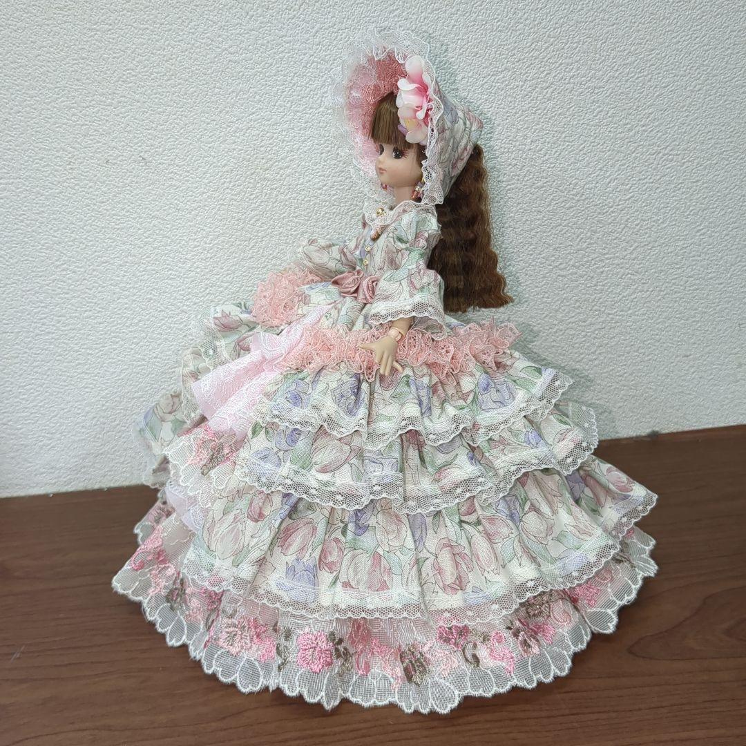 あ*ん様 リカちゃんハンドメイド服　ピンクのチューリップ柄のドレス