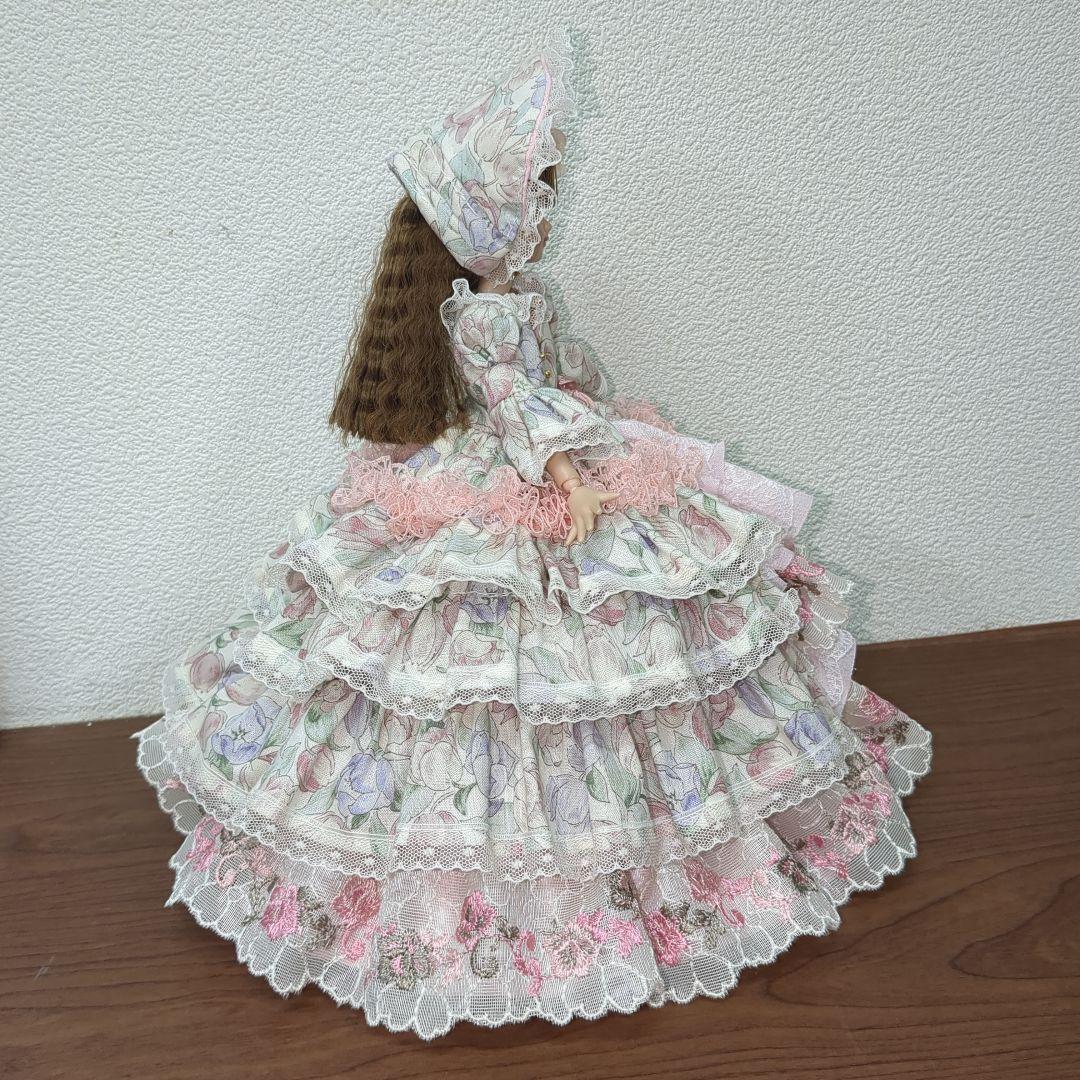 あ*ん様 リカちゃんハンドメイド服　ピンクのチューリップ柄のドレス