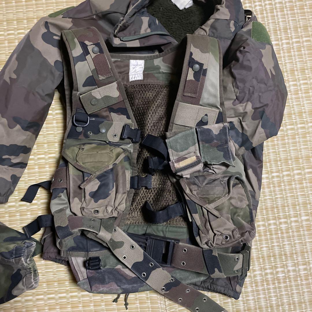 フランス軍　迷彩服　上下　ベスト　f1ヘルメット