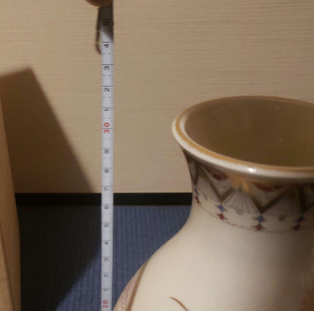 薩摩焼 十五代沈壽官作(ちんじゅかん)白薩摩九寸花瓶 本金秋草