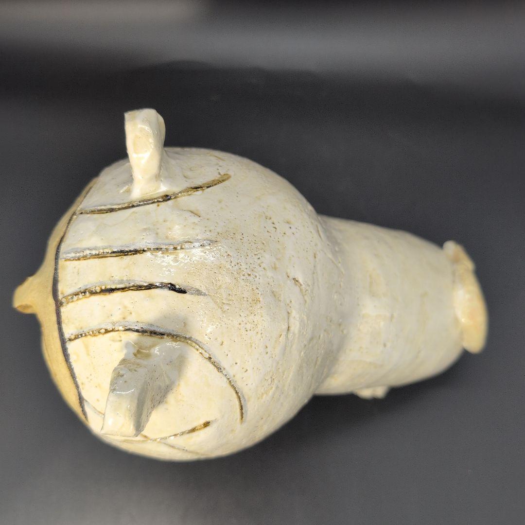 【新品未使用】癒し ホワイト キャット (中) 瀬戸焼　ネコ 置物