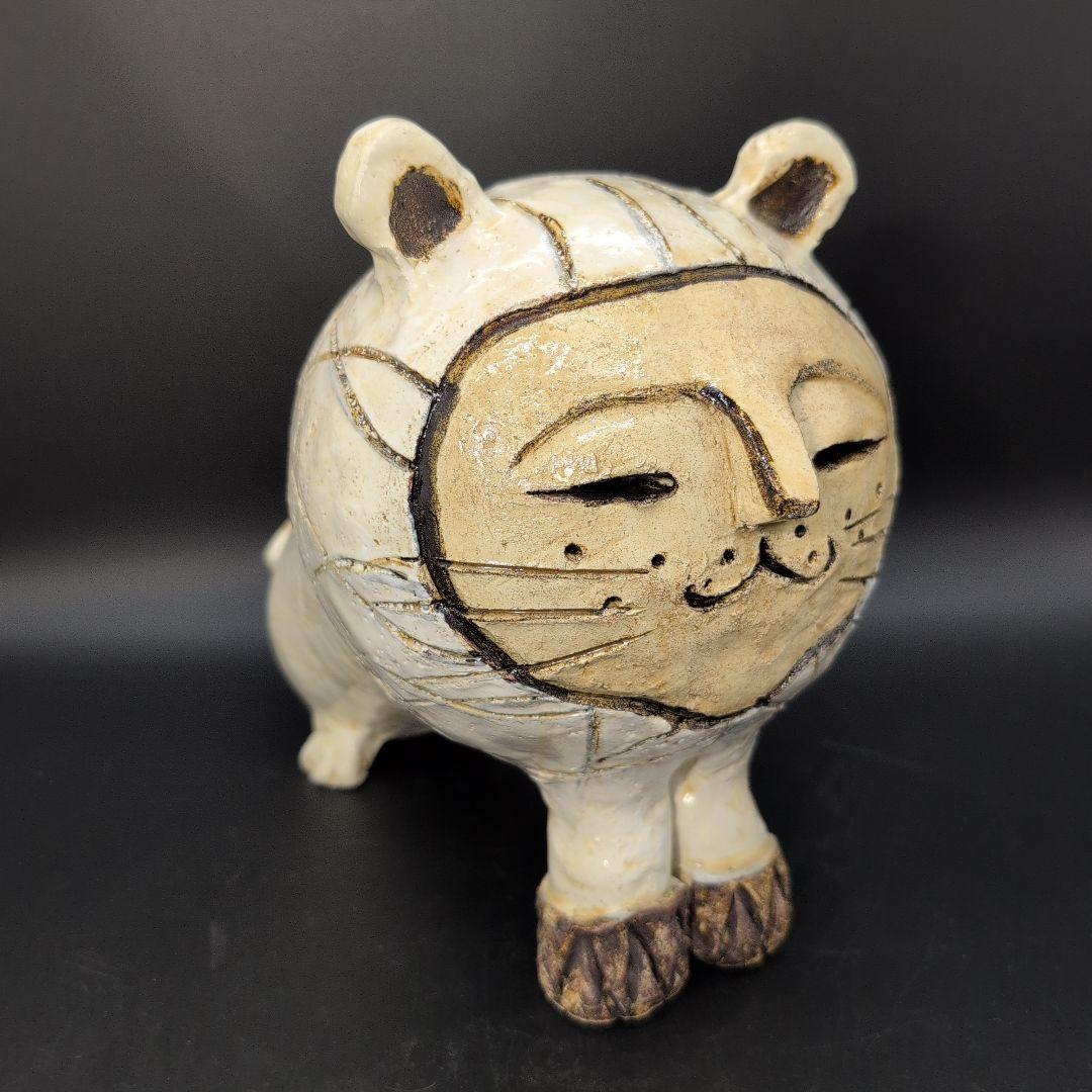 【新品未使用】癒し ホワイト キャット (中) 瀬戸焼　ネコ 置物