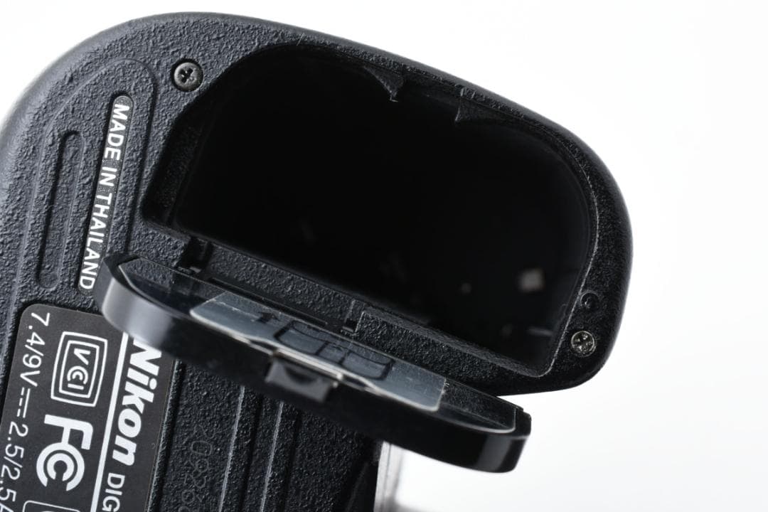 Nikon ニコン D70　✨お得なCFカード付き✨簡単操作で一眼デビュー最適✨