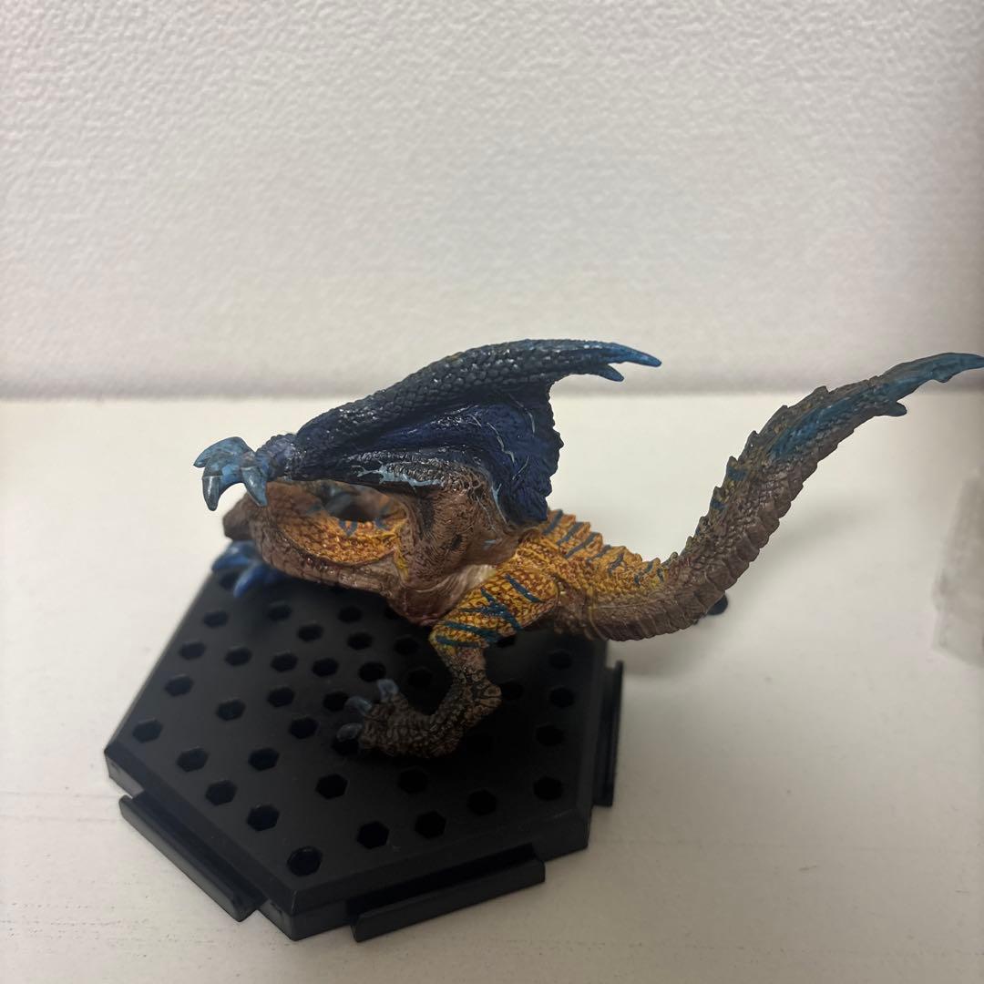 モンスターハンター 金雷公ジンオウガ、荒鉤爪ティガレックス フィギュア