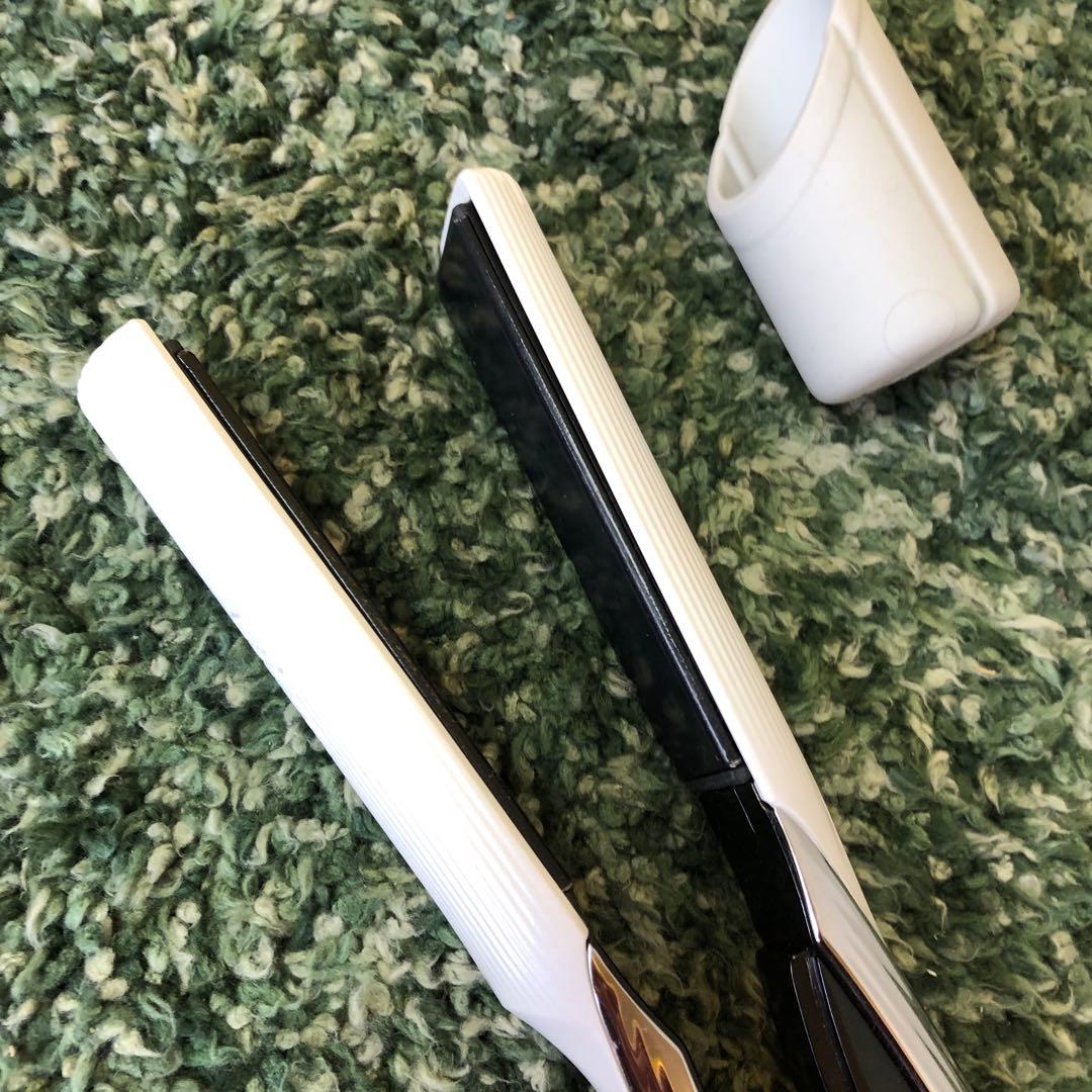 と11●ReFa ヘアアイロン ホワイトRE-AC02A 2021年製