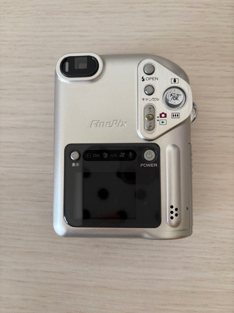 FUJIFILM FinePix F601 コンパクトデジタルカメラ　即購入OK