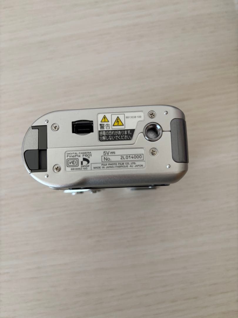 FUJIFILM FinePix F601 コンパクトデジタルカメラ　即購入OK