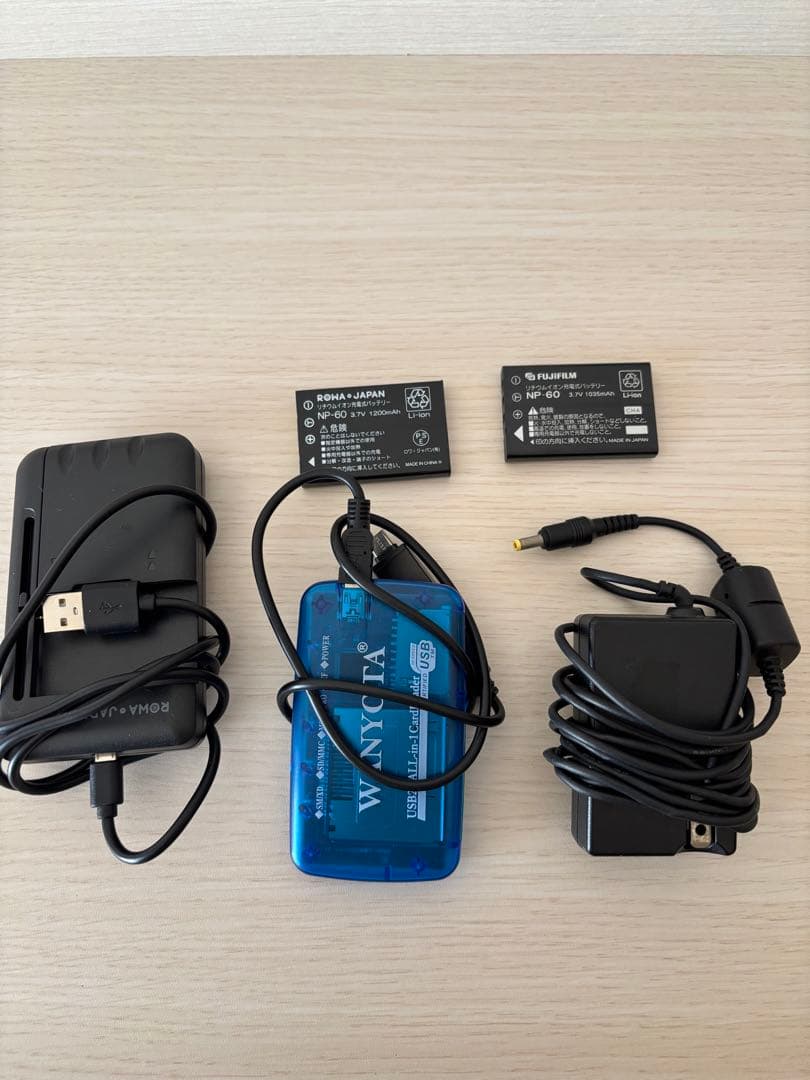 FUJIFILM FinePix F601 コンパクトデジタルカメラ　即購入OK