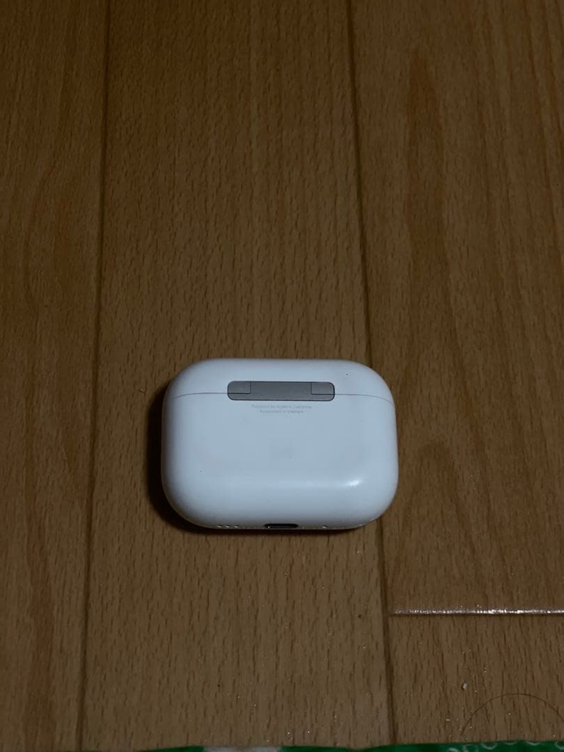 3 genAirPods本体 ホワイト充電ケース付き