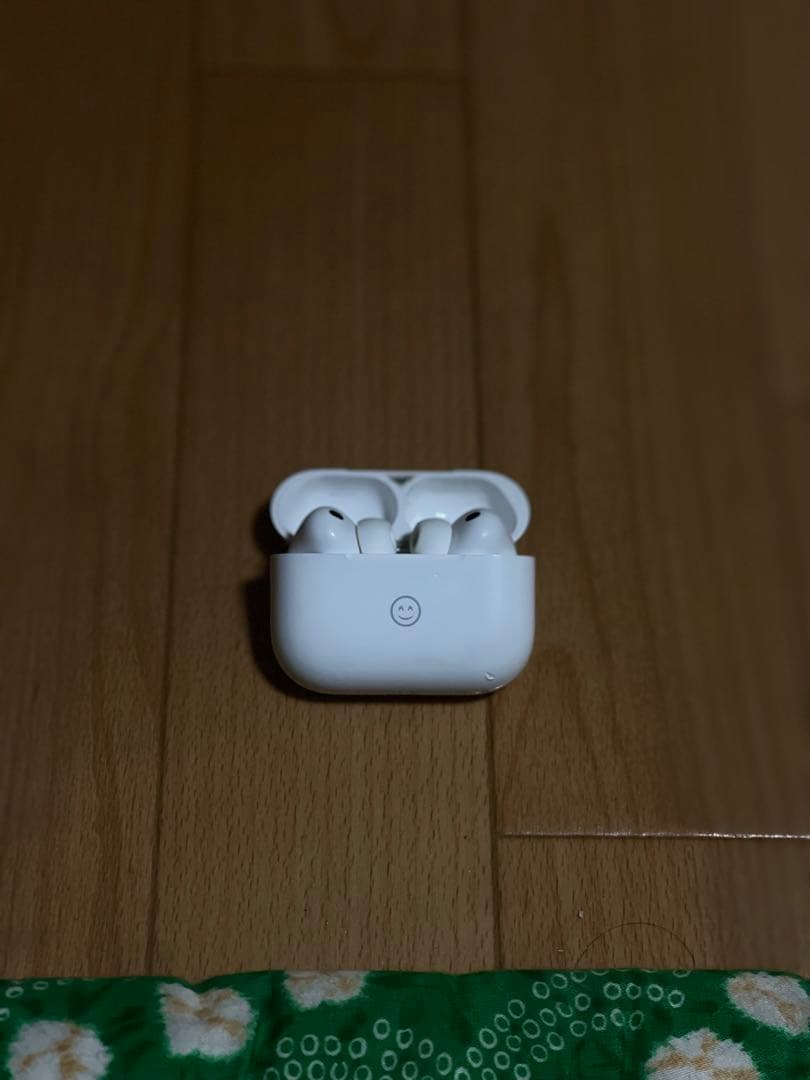 3 genAirPods本体 ホワイト充電ケース付き