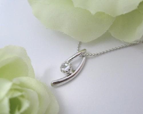 ☆２点セット ローズカットのリングとペンダントネックレス　ホワイトトパーズ流線