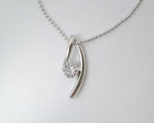 ☆２点セット ローズカットのリングとペンダントネックレス　ホワイトトパーズ流線