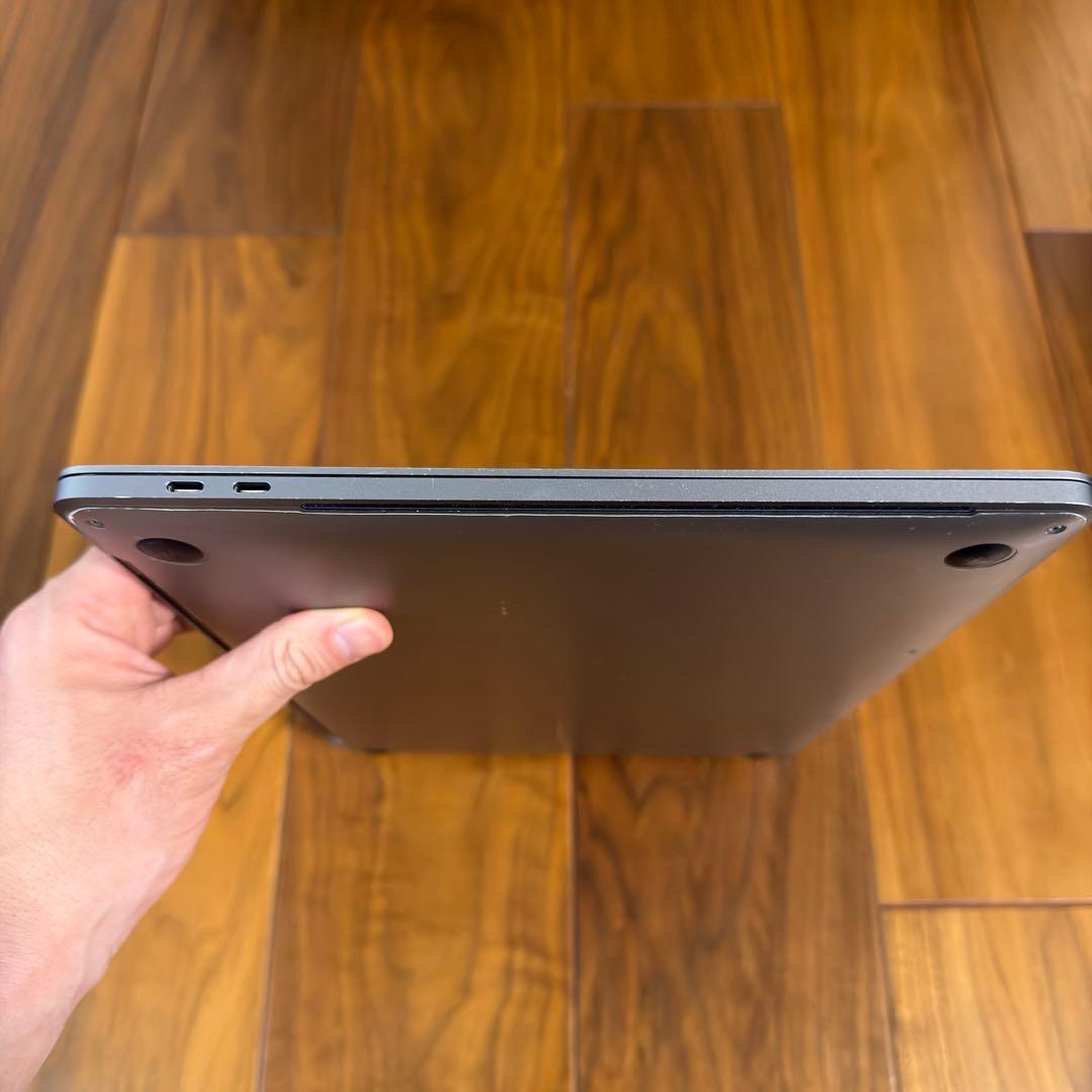 MacBook本体 MacBook Pro 2018 15inch Core i7 16Gb