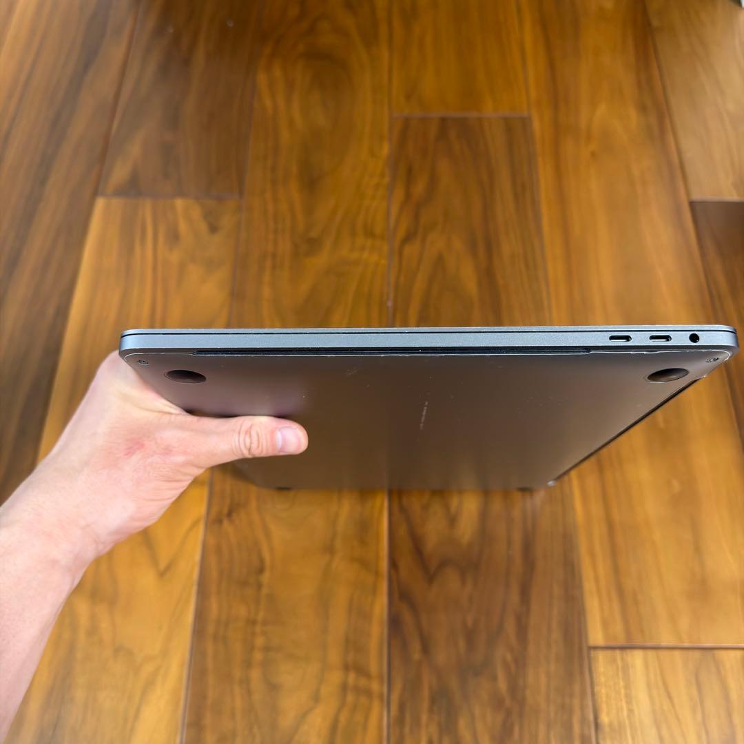 MacBook本体 MacBook Pro 2018 15inch Core i7 16Gb