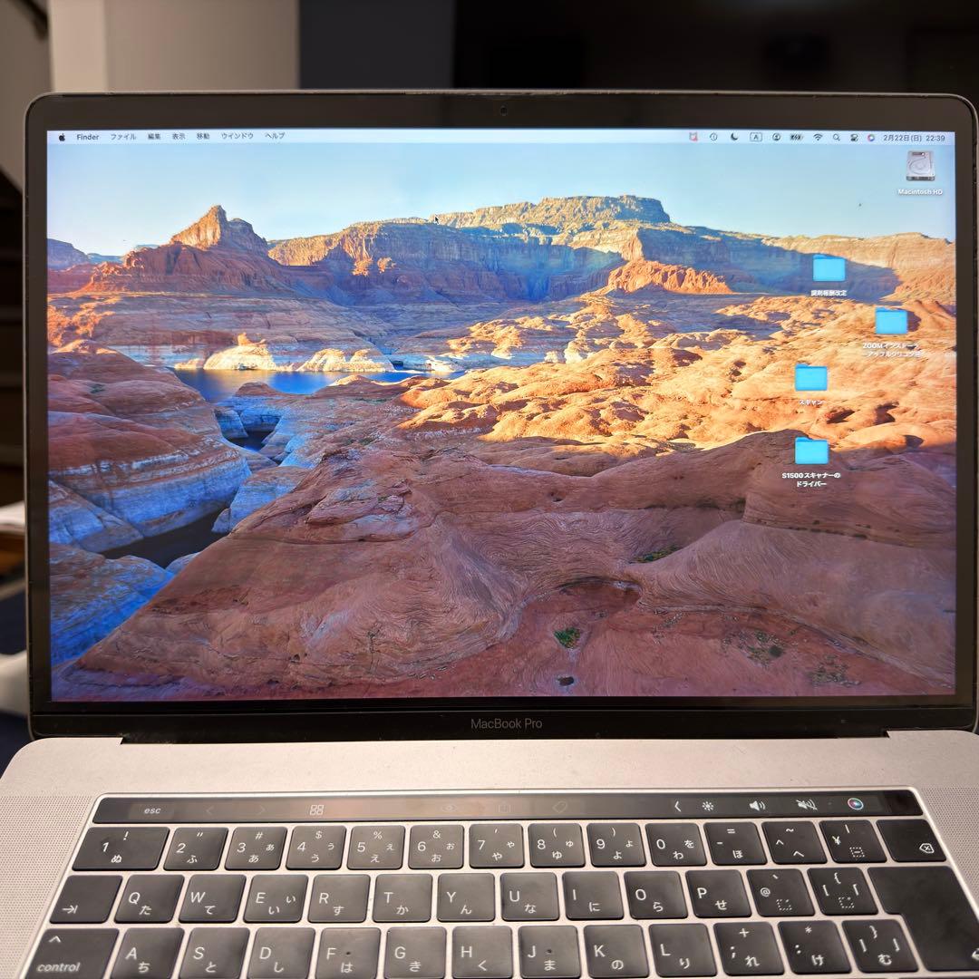 MacBook本体 MacBook Pro 2018 15inch Core i7 16Gb