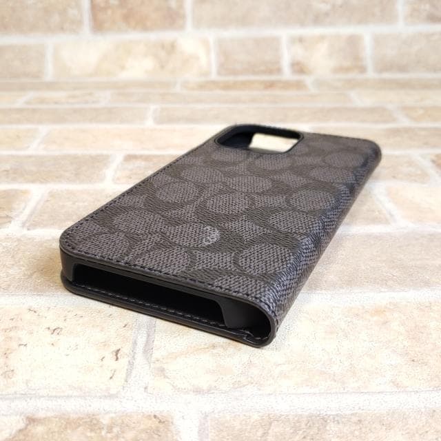 未使用 コーチ ☆ シグネチャー フォリオケース iPhone16PRO MAX