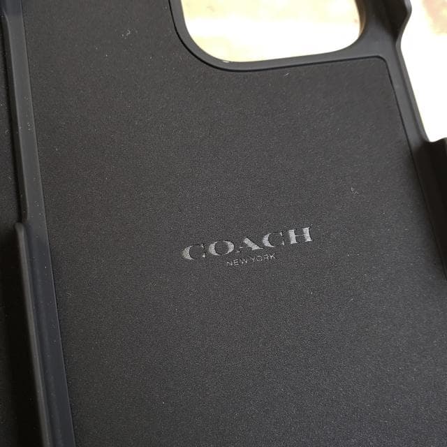 未使用 コーチ ☆ シグネチャー フォリオケース iPhone16PRO MAX