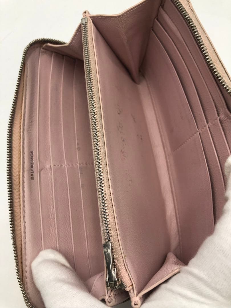 BALENCIAGA ピンクレザー　長財布　レディース　ジッパー式