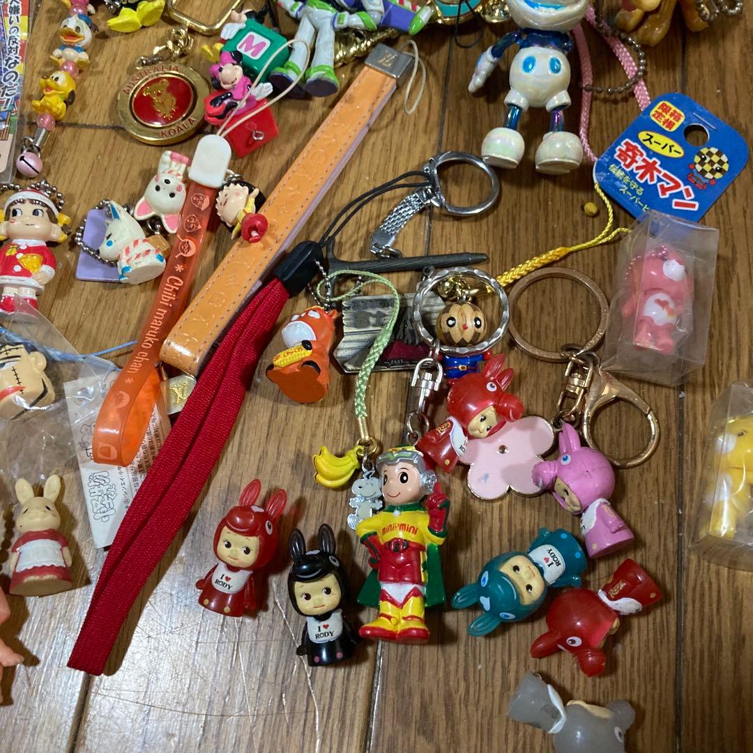 平成　レトロ　ご当地　ストラップ　キティ　ディズニー　リラックマ　キューピー