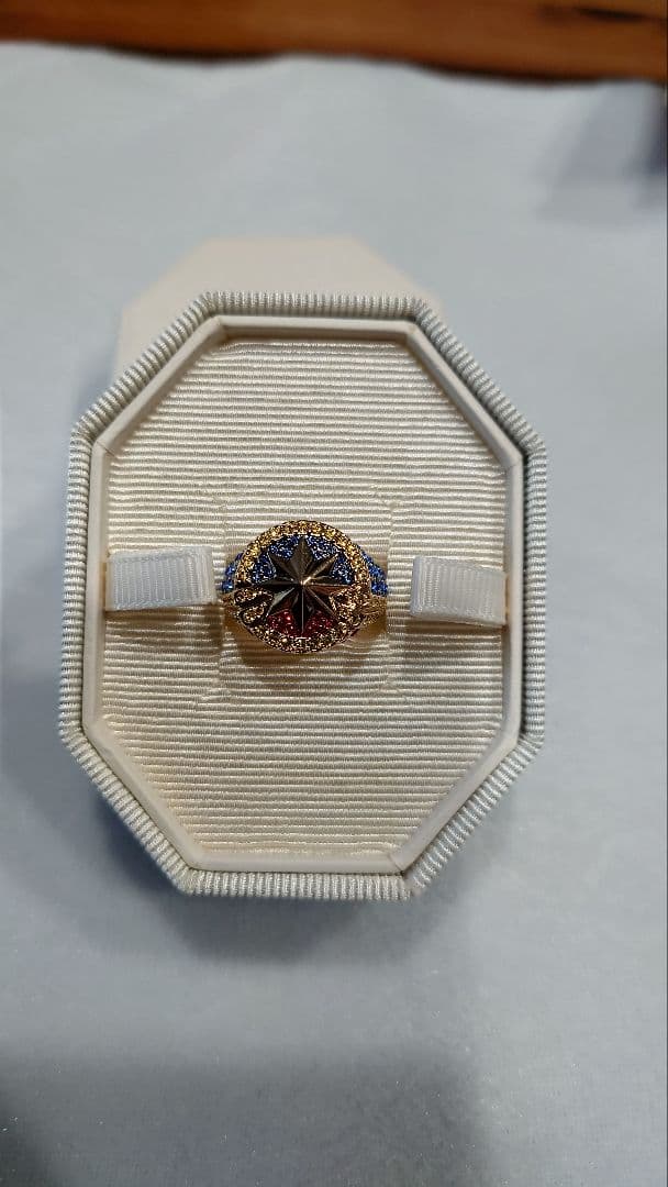 マーベル　リング　キャプテンマーベルゴールドスターモチーフ　スワロフスキー