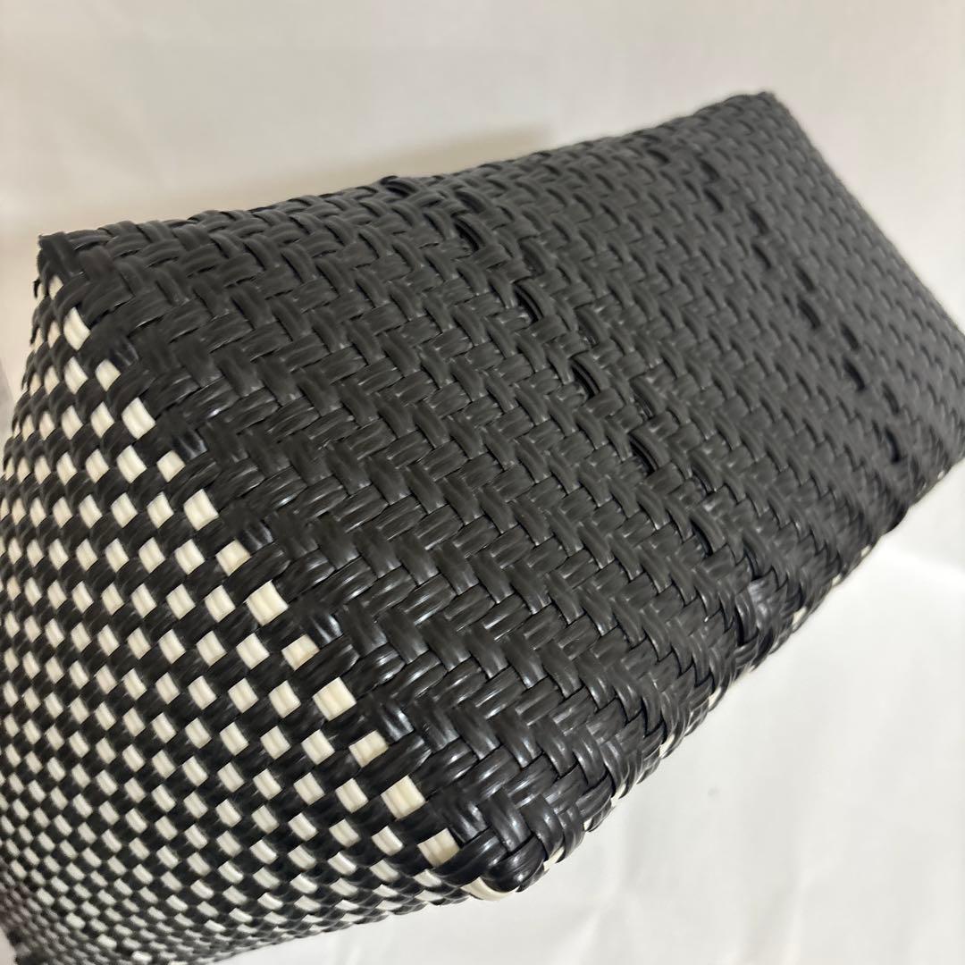 レトラ　白黒　シックなカラーでおしゃれなメルカドバッグ　大容量　高さ32㎝