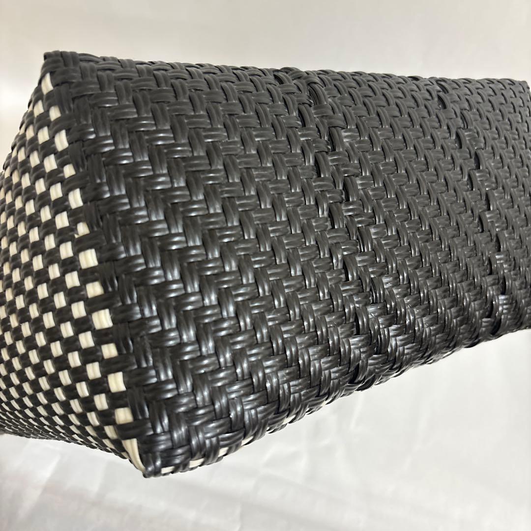 レトラ　白黒　シックなカラーでおしゃれなメルカドバッグ　大容量　高さ32㎝