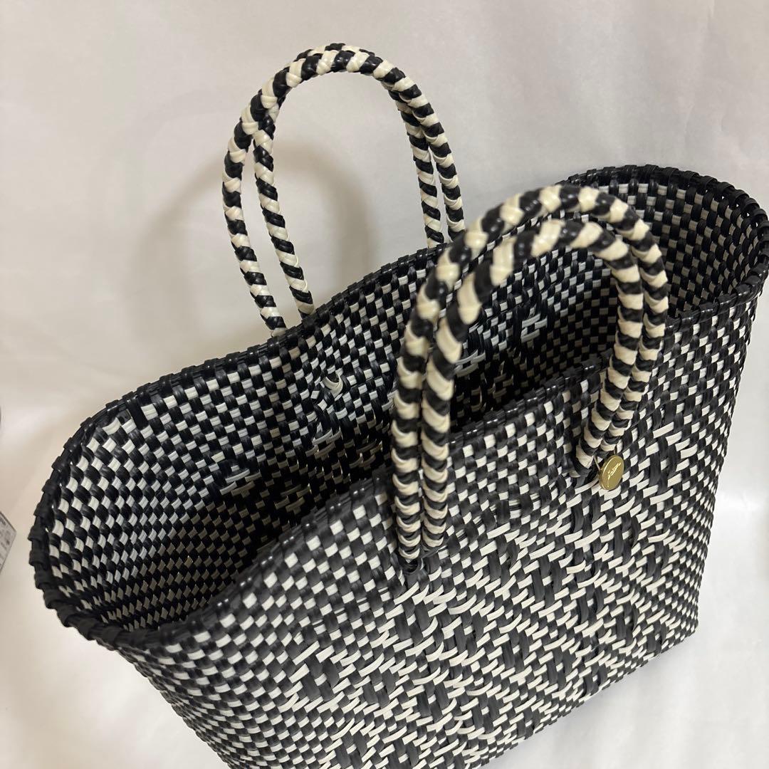 レトラ　白黒　シックなカラーでおしゃれなメルカドバッグ　大容量　高さ32㎝