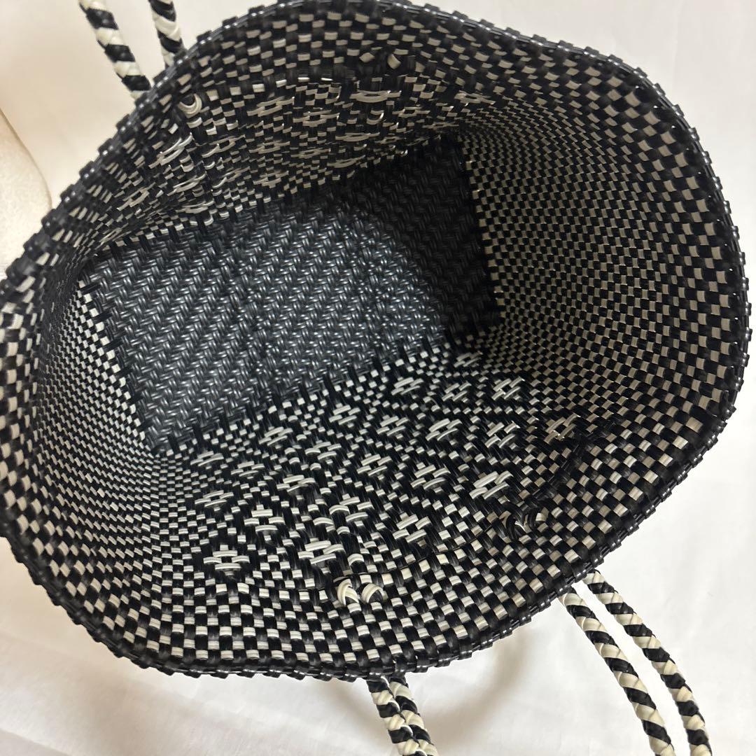 レトラ　白黒　シックなカラーでおしゃれなメルカドバッグ　大容量　高さ32㎝