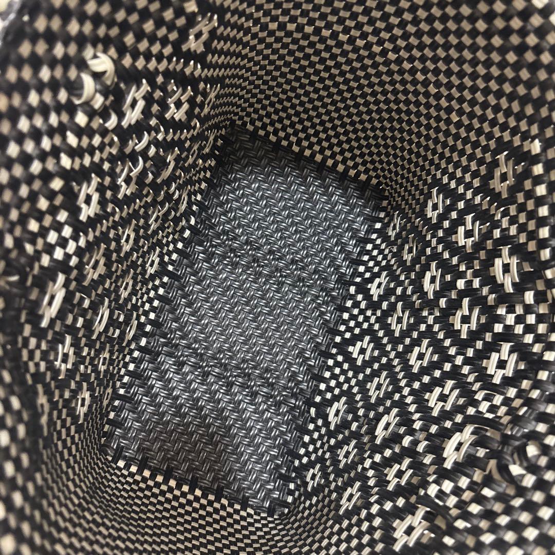 レトラ　白黒　シックなカラーでおしゃれなメルカドバッグ　大容量　高さ32㎝