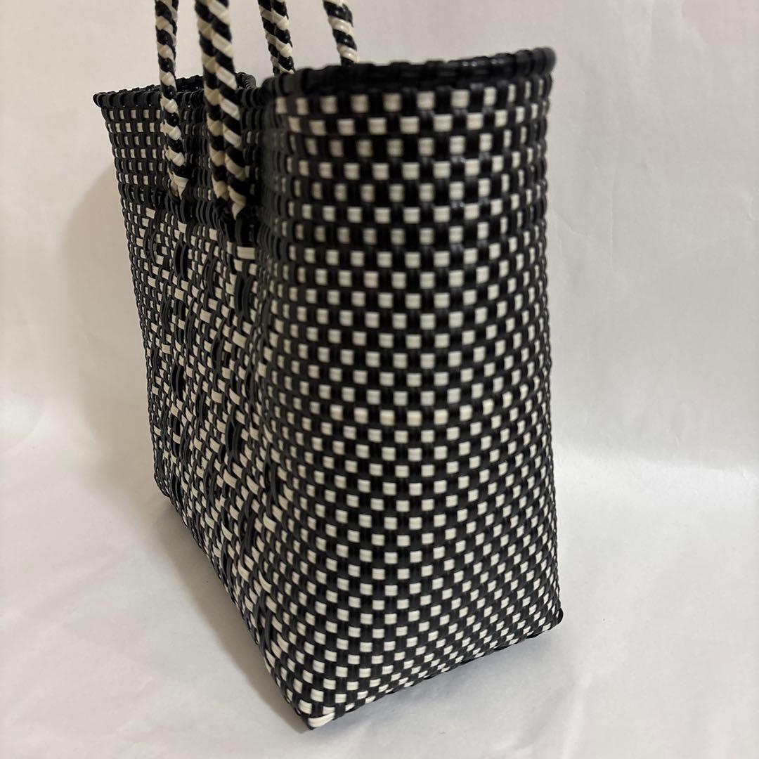 レトラ　白黒　シックなカラーでおしゃれなメルカドバッグ　大容量　高さ32㎝