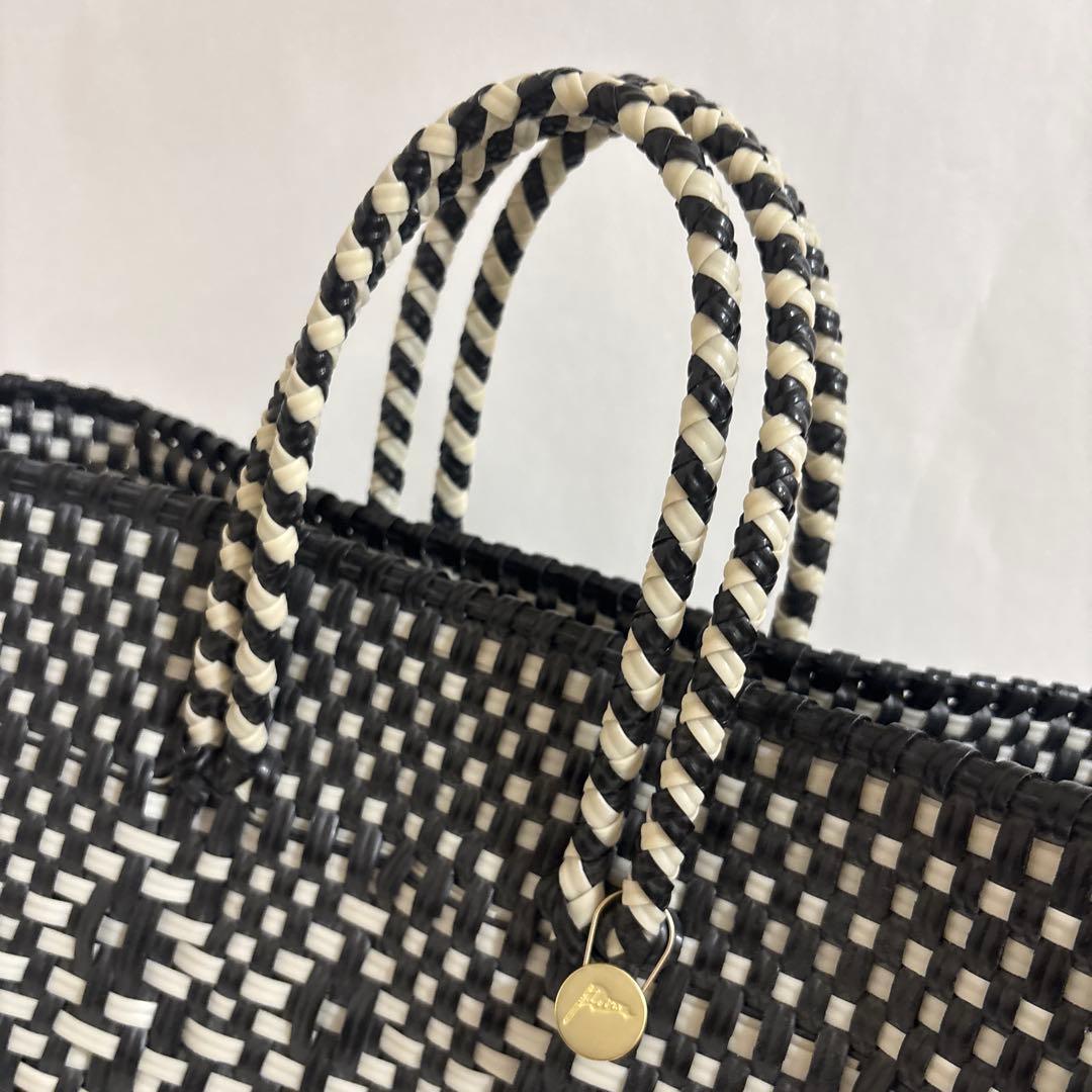 レトラ　白黒　シックなカラーでおしゃれなメルカドバッグ　大容量　高さ32㎝