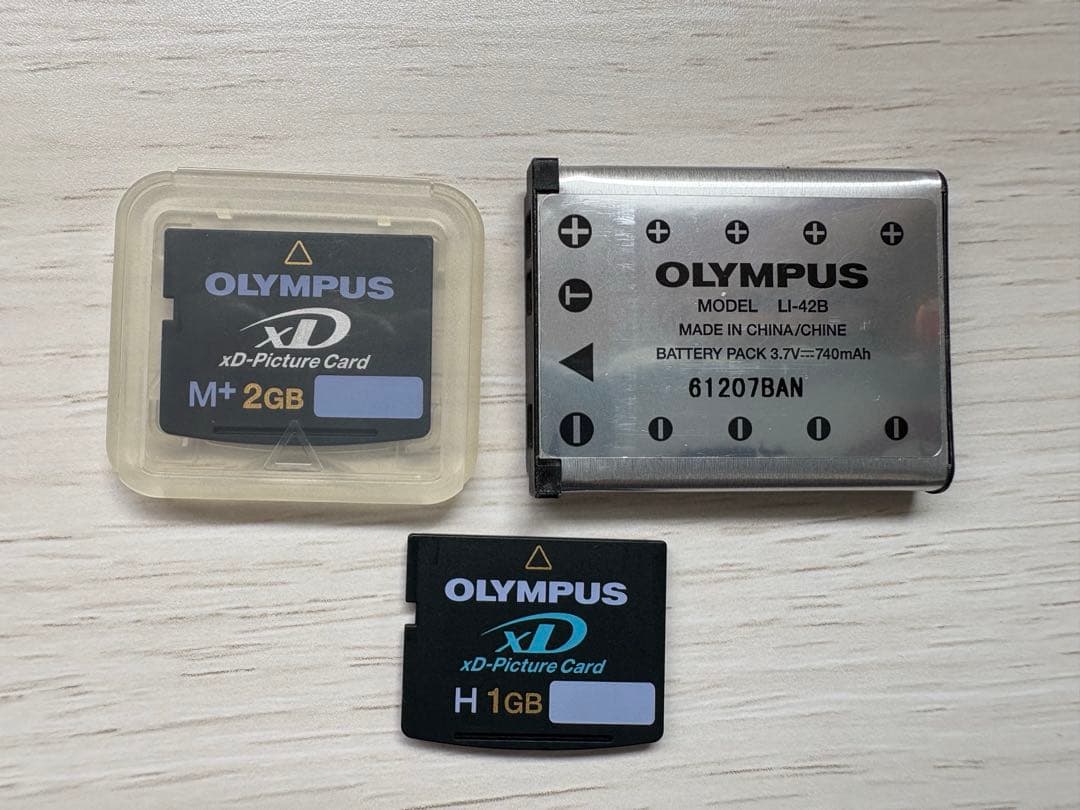 OLYMPUS デジタルカメラ FE-240