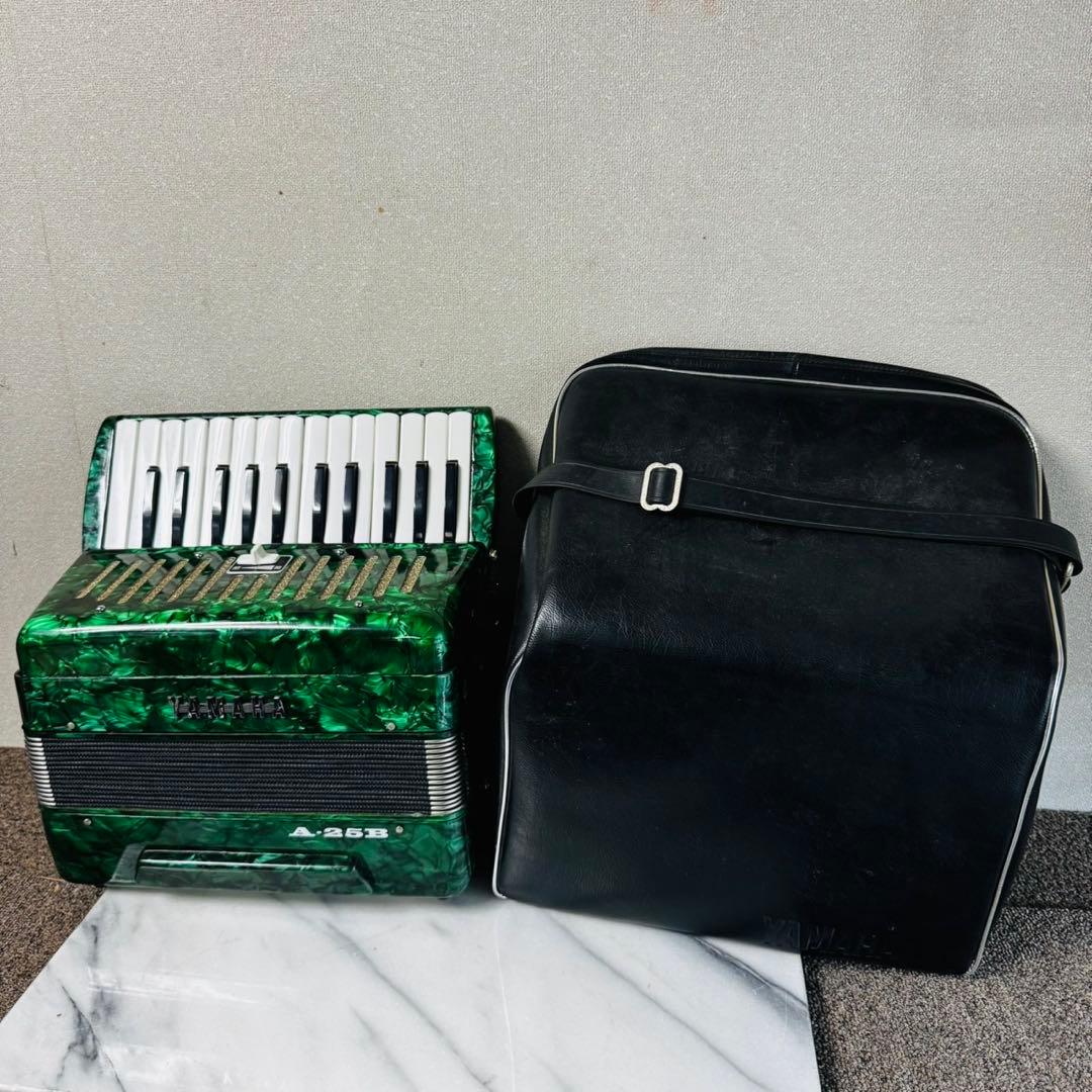 J34 YAMAHA A-25B アコーディオン 25鍵盤 赤 ソフトケース付