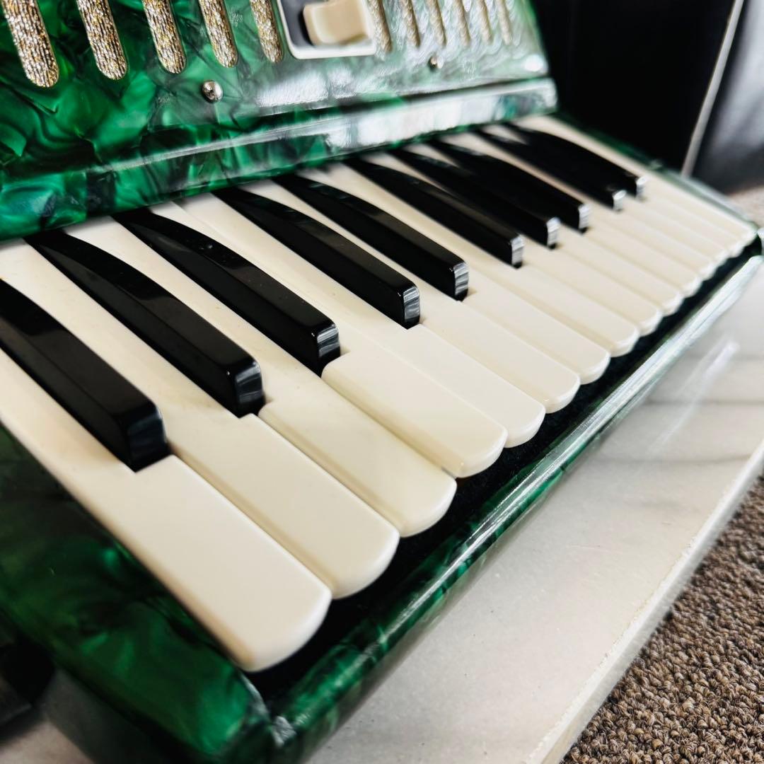 J34 YAMAHA A-25B アコーディオン 25鍵盤 赤 ソフトケース付