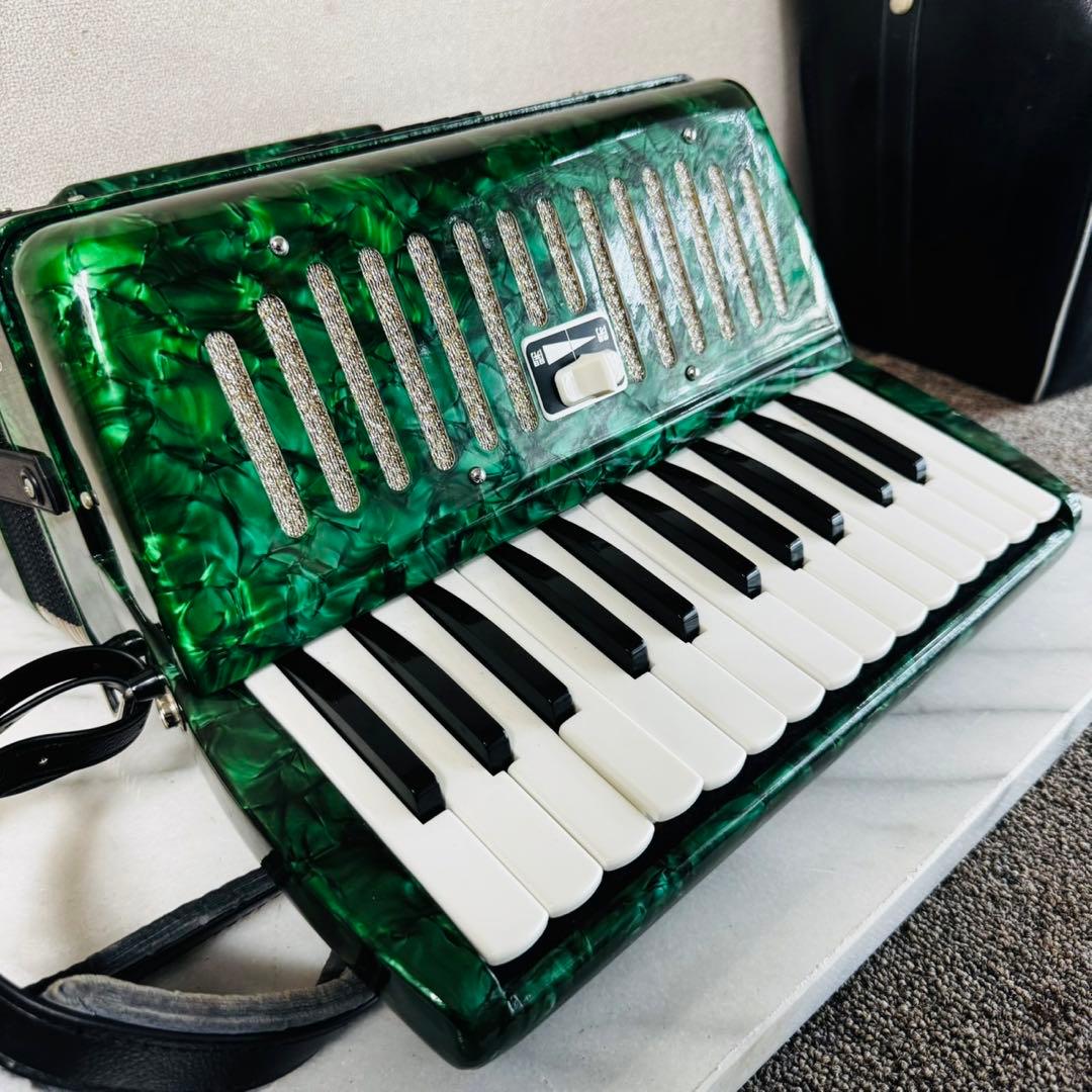 J34 YAMAHA A-25B アコーディオン 25鍵盤 赤 ソフトケース付